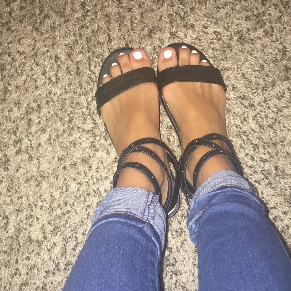 Strappy Black forever 21 sandals